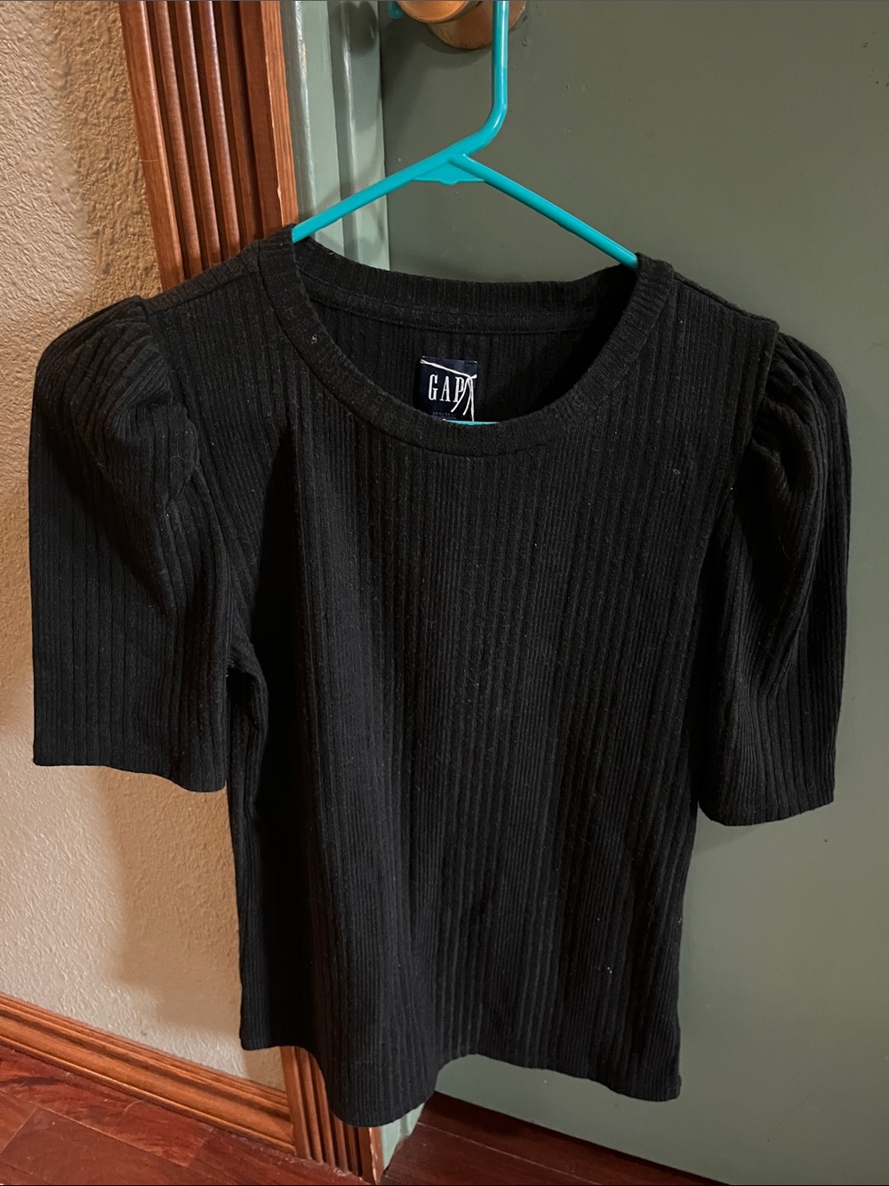 GAP Black Ribbed Short Sleeve Sweater with Puff Shoulders Sz S